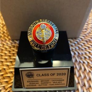 Naismith memorial basketball hall of fame ring (replica)